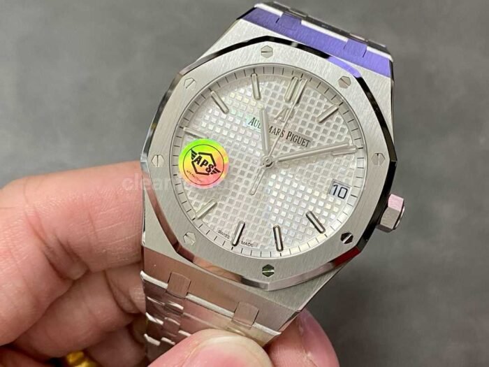 APS Factory Audemars Piguet Royal Oak Selfwinding 41mm 15500ST.OO.1220ST.04 Silver Dial - Image 3