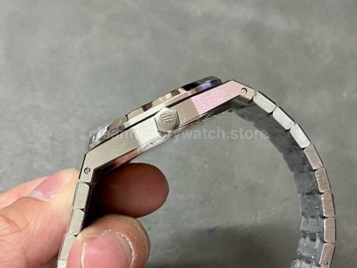 APS Factory Audemars Piguet Royal Oak Selfwinding 41mm 15500ST.OO.1220ST.04 Silver Dial - Image 6