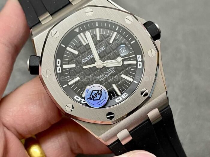APS Factory Audemars Piguet Royal Oak Selfwinding 42mm 15710ST.OO.A002CA.01 Rubber Strap Black Dial - Image 2