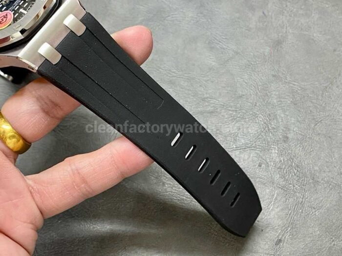APS Factory Audemars Piguet Royal Oak Selfwinding 42mm 15710ST.OO.A002CA.01 Rubber Strap Black Dial - Image 9