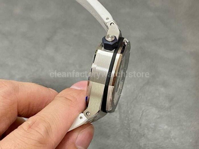 APS Factory Audemars Piguet Royal Oak Selfwinding 42mm 15710ST.OO .A002CA.02 Rubber Strap W 1 Super Clone Watch,Clean Factory Watch