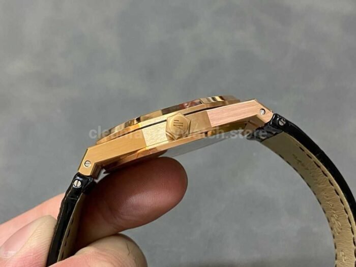 APS Factory Counterweight Audemars Piguet Royal Oak Selfwin 3 Super Clone Watch,Clean Factory Watch