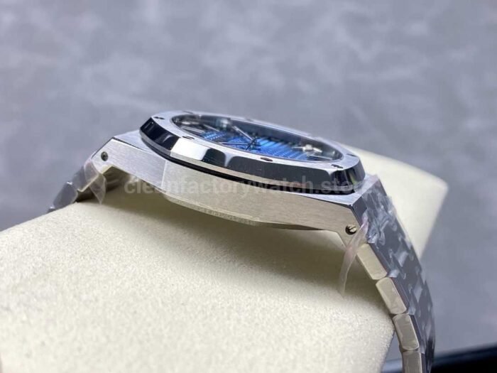 APW Factory Audemars Piguet Royal Oak 15510BCOO1320BC02 41mm Full Steel Light Blue Dial 2 Super Clone Watch,Clean Factory Watch