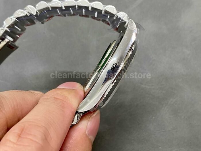 QF Factory Counterweight Rolex Day Date 228239 0033 40mm Full White Gold Roman Numera 7 Super Clone Watch,Clean Factory Watch