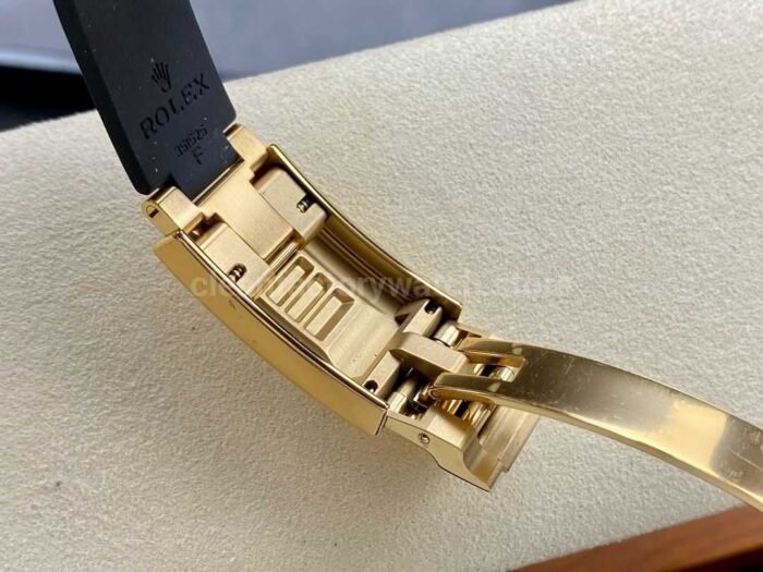 VS Factory Rolex Yacht-Master 42 226658 42mm Yellow Gold Rubber Strap Black Dial - Image 9