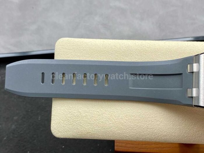 APF Factory Audemars Piguet Royal Oak Offshore Diver 15720ST.OO .A009CA.01 42mm S 8 Super Clone Watch,Clean Factory Watch