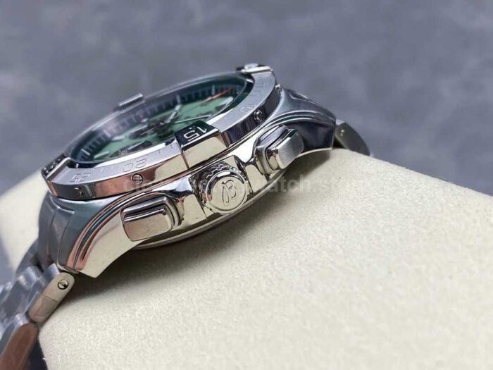 BLS Factory Breitling Avenger B01 Chronograph AB0147101L1A1 44mm Full Steel Green Dial 3 Super Clone Watch,Clean Factory Watch