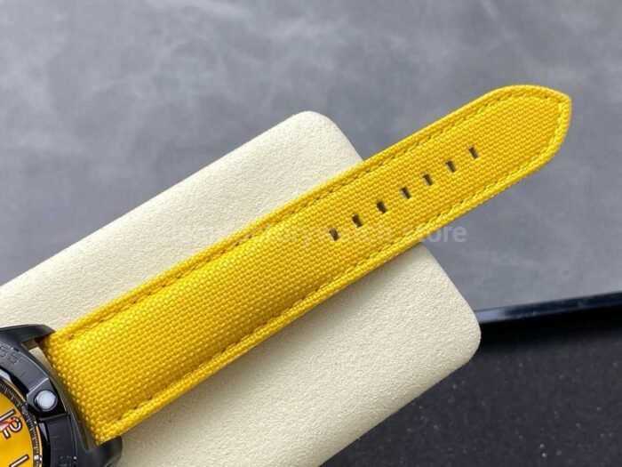 BLS Factory Breitling Avenger B01 Chronograph SB0147101I1X1 44mm Yellow Calf Skin Strap Arabic Numerals Yellow Dial - Image 8