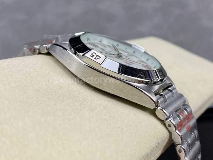BLS Factory Breitling Chronomat GMT A32398101A1A1 40mm Red GMT Needle Full Steel White Dial 1 Super Clone Watch,Clean Factory Watch