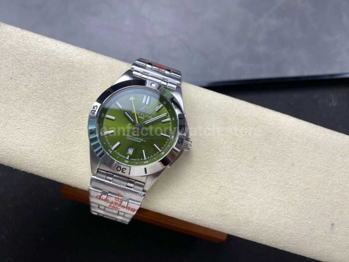 BLS Factory Breitling Chronomat GMT A32398A11L1A 40mm Yellow GMT Needle Full Steel Lig 1 Super Clone Watch,Clean Factory Watch