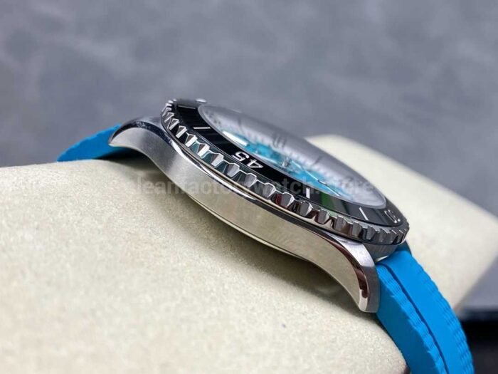 BLS Factory Breitling Superocean A17376211L2S1 44mm Steel Blue Rubber Strap Blue Dial 5 Super Clone Watch,Clean Factory Watch