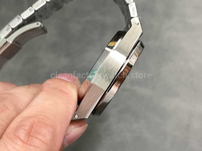 OMF Factory Frosted Audemars Piguet Royal Oak Chronograph 26240BCGG1224BC02 41mm S 3 Super Clone Watch,Clean Factory Watch