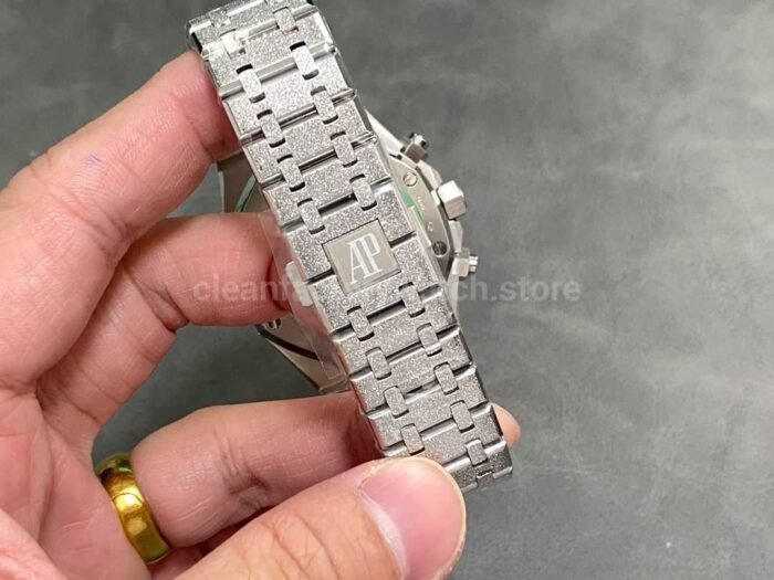 OMF Factory Frosted Audemars Piguet Royal Oak Chronograph 26240BCGG1224BC02 41mm S 9 Super Clone Watch,Clean Factory Watch