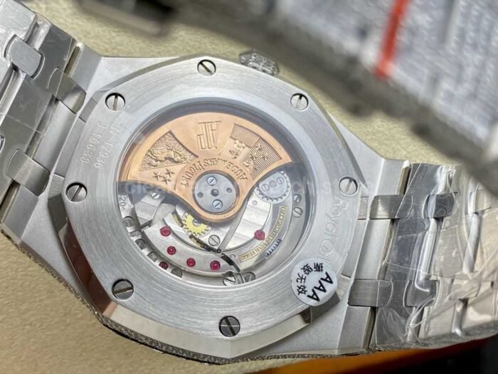 AMG Factory Audemars Piguet Royal Oak Selfwinding 15400 41mm Full Diamond&Steel，Green Diamond Baguette Dial - Image 8