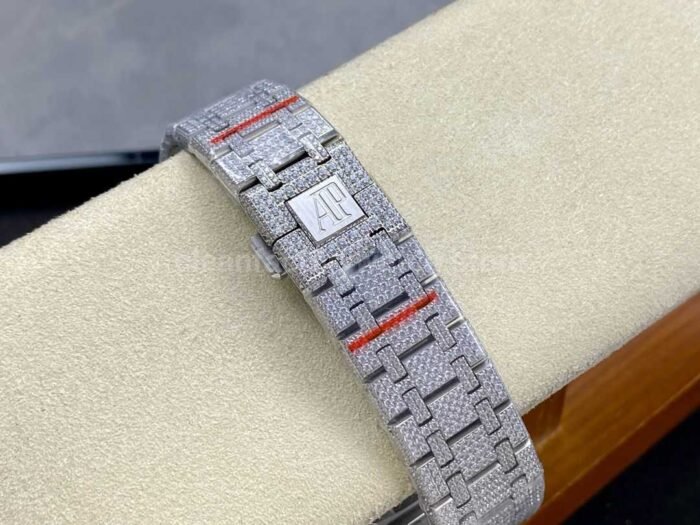 AMG Factory Audemars Piguet Royal Oak Selfwinding 15400 41mm Full Diamond&Steel，Green Diamond Baguette Dial - Image 9