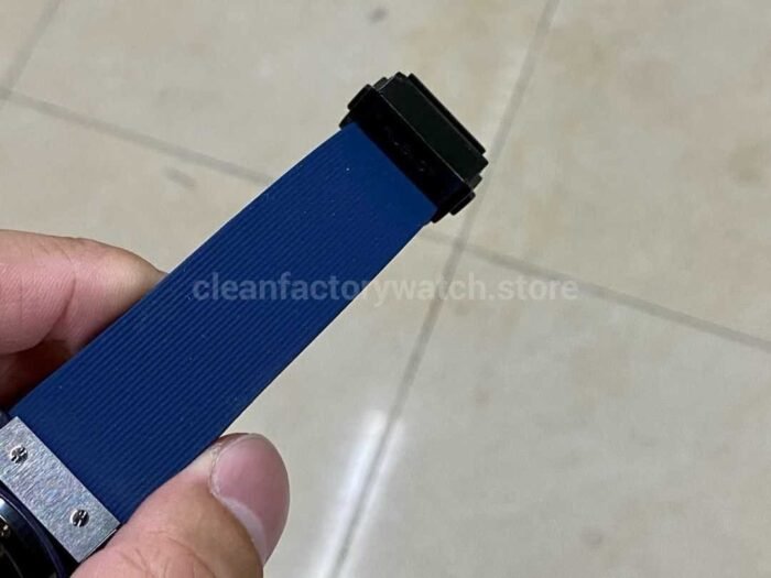 HB Factory Hublot Classic Fusion Blue 511.CM.7170.RX 42mm Rubber Strap Blue Dial - Image 8