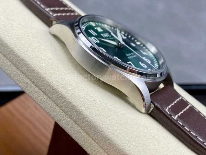 MFactory IWC Pilot Mark IW328205 40mm Steel Leather Strap Arabic Numerals Green Dial 6 Super Clone Watch,Clean Factory Watch