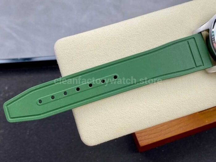 MFactory IWC Pilot Mark IW328205 40mm Steel Rubber Strap Arabic Numerals Green Dial 4 Super Clone Watch,Clean Factory Watch