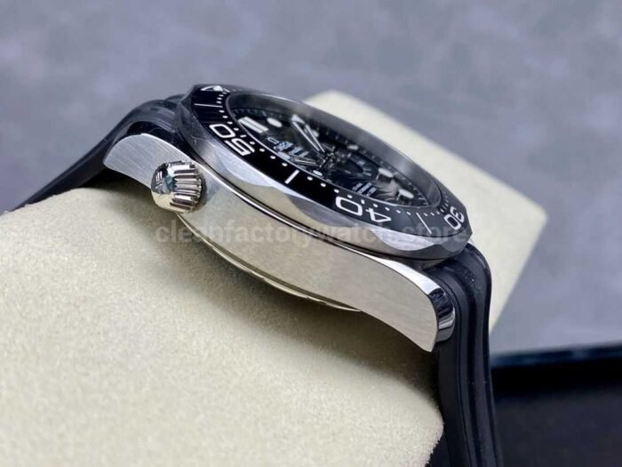 N1 Factory Omega Seamaster Diver 300M Co-Axial Chronometer Chronograph 210.32.44.51.01.001 44mm Steel Black Rubber Strap Black Dial - Image 5