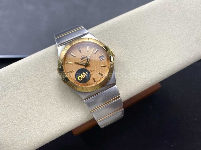 OM+ Factory Omega Constellation Men 123.20.38.21.08.002 38mm Gold/Steel Gold Dial - Image 4