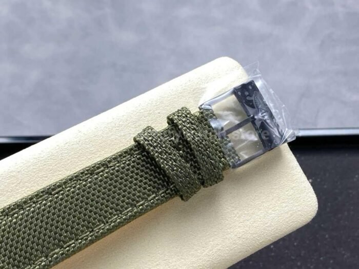 TF Factory Breitling Avenger V13317101L1X1 45mm Steel Green Nylon Canvas Strap Arabic Numer 7 Super Clone Watch,Clean Factory Watch
