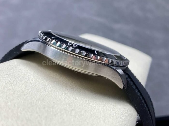 TF Factory Breitling Superocean A17375211I1S1 44mm Black Bezel Steel Black Rubber Strap Yellow D 1 Super Clone Watch,Clean Factory Watch