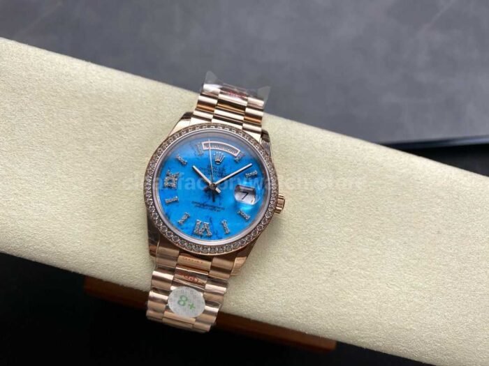 8+ Factory Counterweight Rolex Day-Date 128345RBR-0064 36mm Diamond Bezel Full Rose Gold Roman Numerals Diamond Blue Dial - Image 4