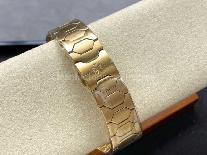 8+ Factory Vacheron Constantin Historiques 4200H/222J-B935 37mm Full Yellow Gold Gold Dial - Image 8