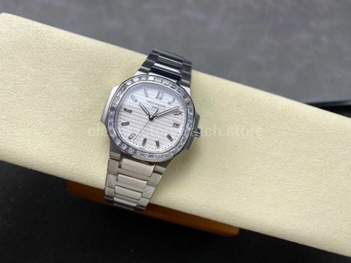 GR Factory Patek Philippe Emerald Nautilus 5711/110P-010 Full Platinum White Dial - Image 5