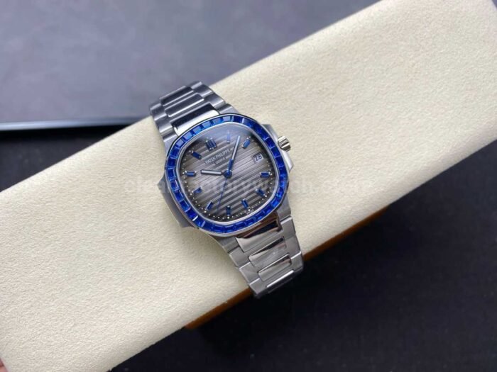 GR Factory Patek Philippe Emerald Nautilus 5711/111P-001 Full Platinum Black Dial - Image 4