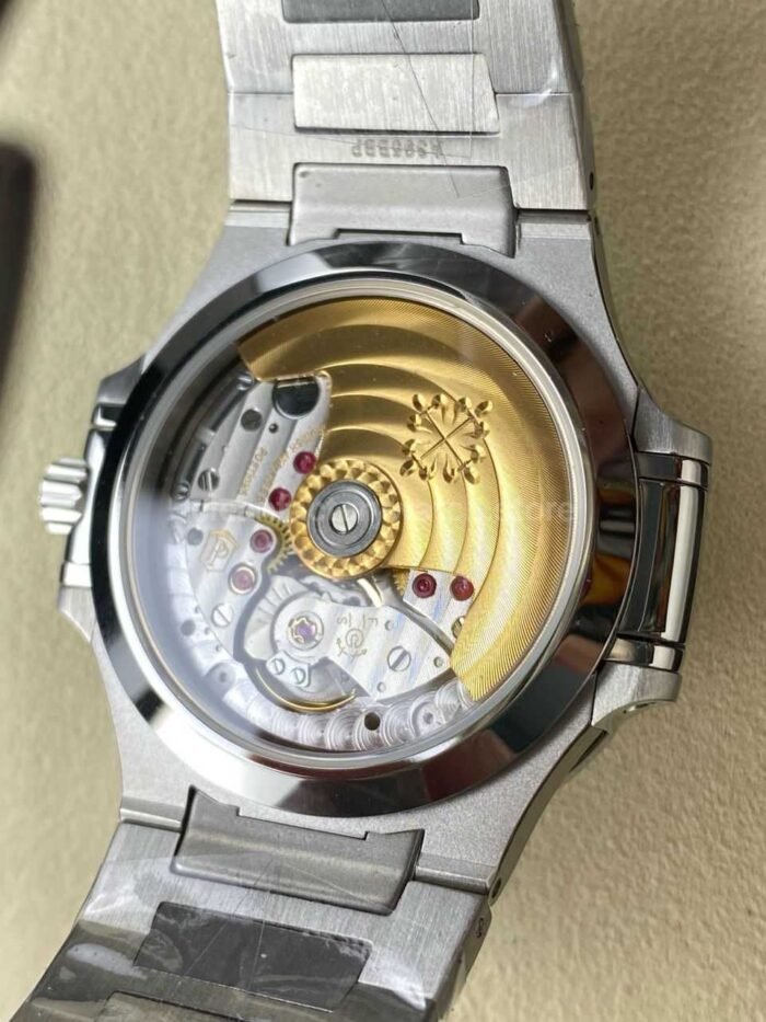 GR Factory Patek Philippe Emerald Nautilus 5711/112P-001 Full Platinum Black Dial - Image 7