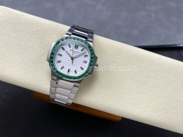 GR Factory Patek Philippe Emerald Nautilus 5711/113P 010 Full Platinum White Dial - Image 5