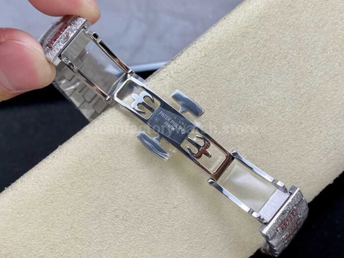 GR Factory Patek Philippe Nautilus 7118/1453G-001 Full Blue Jewelry White Gold Jewelry Dial - Image 9