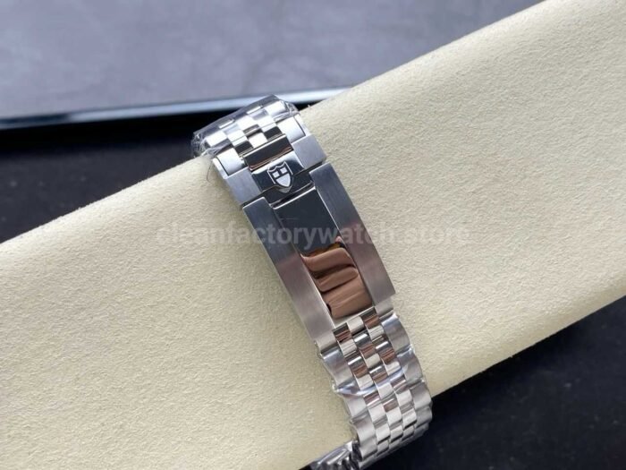 GR Factory Tudor Black Bay M79230G 41mm Green Bezel Full Steel Black Dial - Image 11