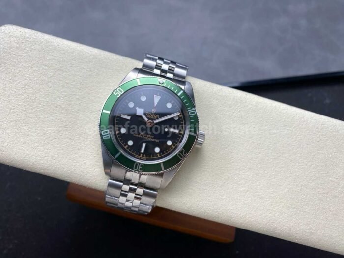 GR Factory Tudor Black Bay M79230G 41mm Green Bezel Full Steel Black Dial - Image 5