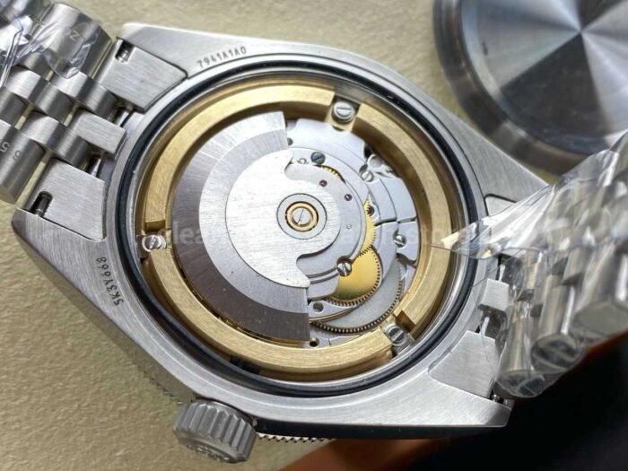 GR Factory Tudor Black Bay M79230G 41mm Green Bezel Full Steel Black Dial - Image 9