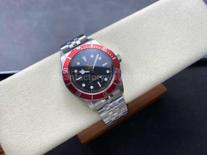 GR Factory Tudor Black Bay M7941A1A0RU-0003 41mm Red Bezel Full Steel Black Dial - Image 4