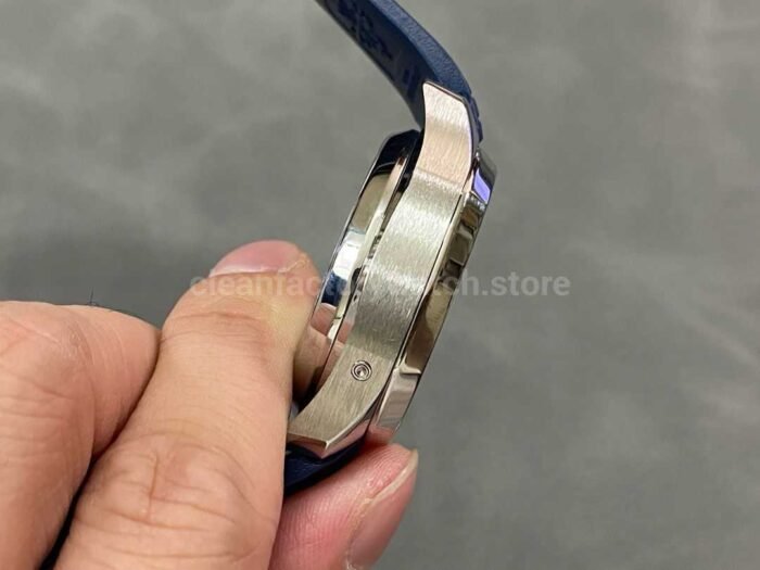 MMA Factory Patek Philippe Aquanaut 42.2mm 5968A-001 Blue Rubber Strap Blue Dial - Image 5