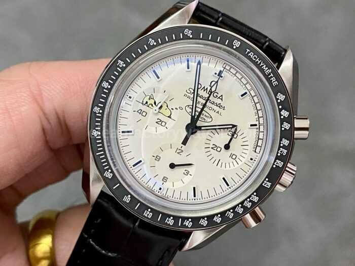OM Factory Omega Speedmaster Professional Moonwatch Apollo 13 45th Anniversary Snoopy Award 311.3 6 Super Clone Watch,Clean Factory Watch