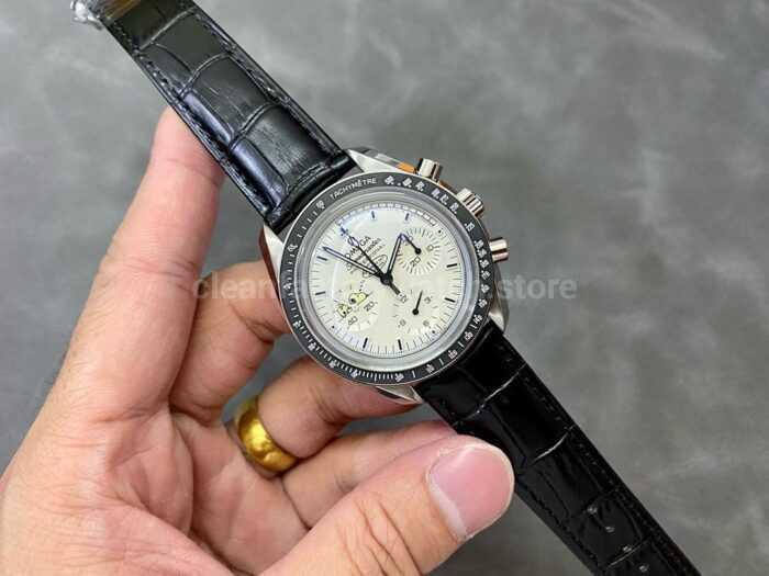 OM Factory Omega Speedmaster Professional Moonwatch Apollo 13 45th Anniversary Snoopy Award 311.3 Super Clone Watch,Clean Factory Watch