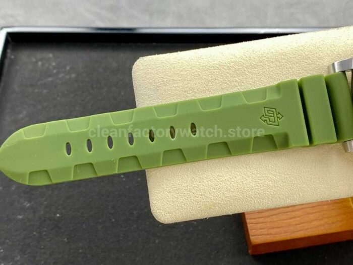 TTF Factory Panerai Submersible PAM01226 Steel Rubber Strap White Dial - Image 9