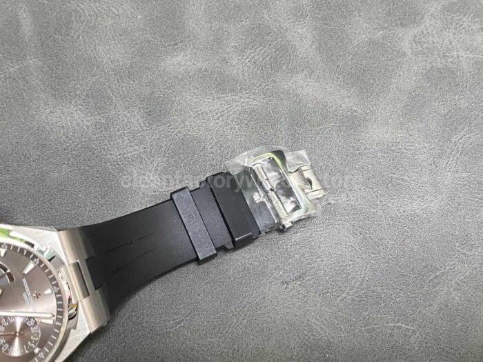 TWA Factory Vacheron Constantin Overseas Dual Time 42mm Steel Rubber Strap Silver Dial - Image 8