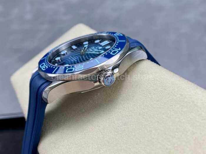 VS Factory Omega Seamaster Diver 300M 210.32.42.20.03.002 42mm Steel Blue Rubber Strap Blue Dial 3 Super Clone Watch,Clean Factory Watch
