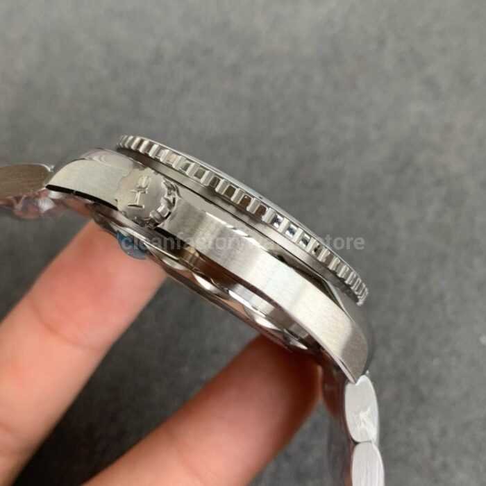 VS Factory Omega Seamaster Planet Ocean 215.30.40.20.04.001 39.5mm Full Steel White Dial 1 Super Clone Watch,Clean Factory Watch