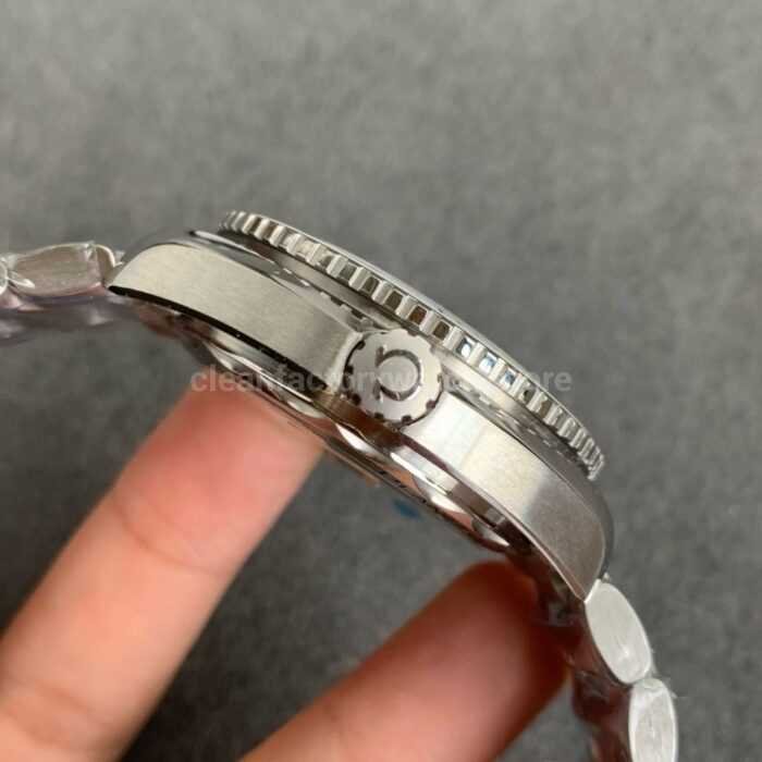 VS Factory Omega Seamaster Planet Ocean 215.30.40.20.04.001 39.5mm Full Steel White Dial 3 Super Clone Watch,Clean Factory Watch