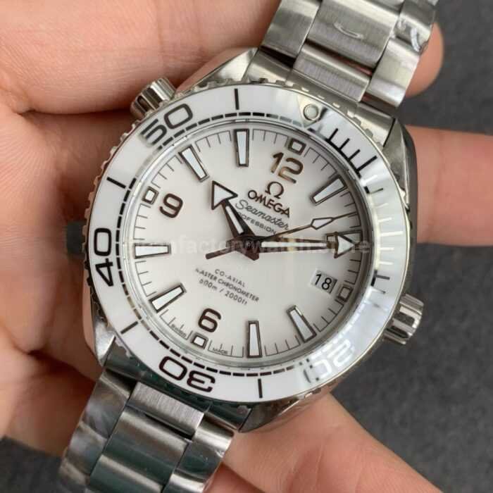 VS Factory Omega Seamaster Planet Ocean 215.30.40.20.04.001 39.5mm Full Steel White Dial 5 Super Clone Watch,Clean Factory Watch
