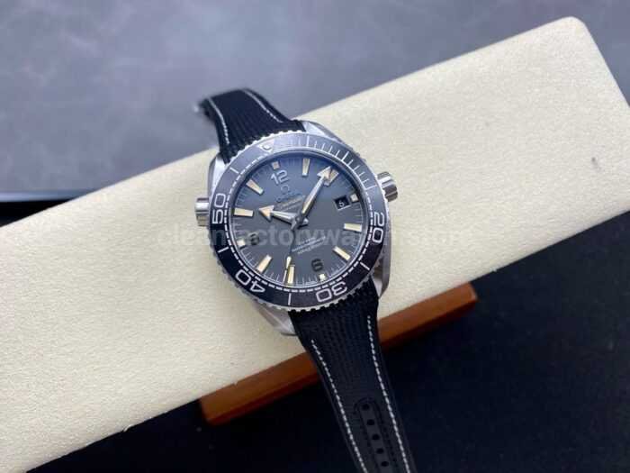 VS Factory Omega Seamaster Planet Ocean 215.32.44.21.01.002 43.5mm Black Rubber Strap Arabic Nume 4 Super Clone Watch,Clean Factory Watch