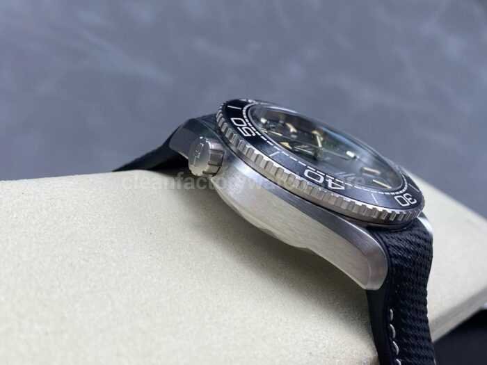 VS Factory Omega Seamaster Planet Ocean 215.32.44.21.01.002 43.5mm Black Rubber Strap Arabic Nume 5 Super Clone Watch,Clean Factory Watch