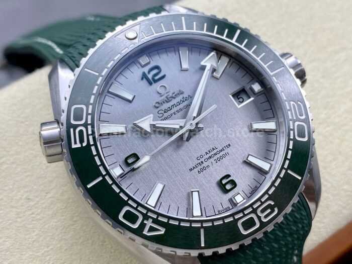 VS Factory Omega Seamaster Planet Ocean 215.32.44.21.06.001 43.5mm Green Rubber Strap Arabic Nume Super Clone Watch,Clean Factory Watch