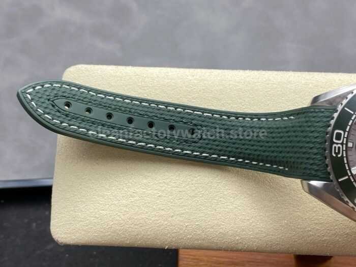 VS Factory Omega Seamaster Planet Ocean 215.32.44.21.06.001 43.5mm Green Rubber Strap Arabic Nume 8 Super Clone Watch,Clean Factory Watch